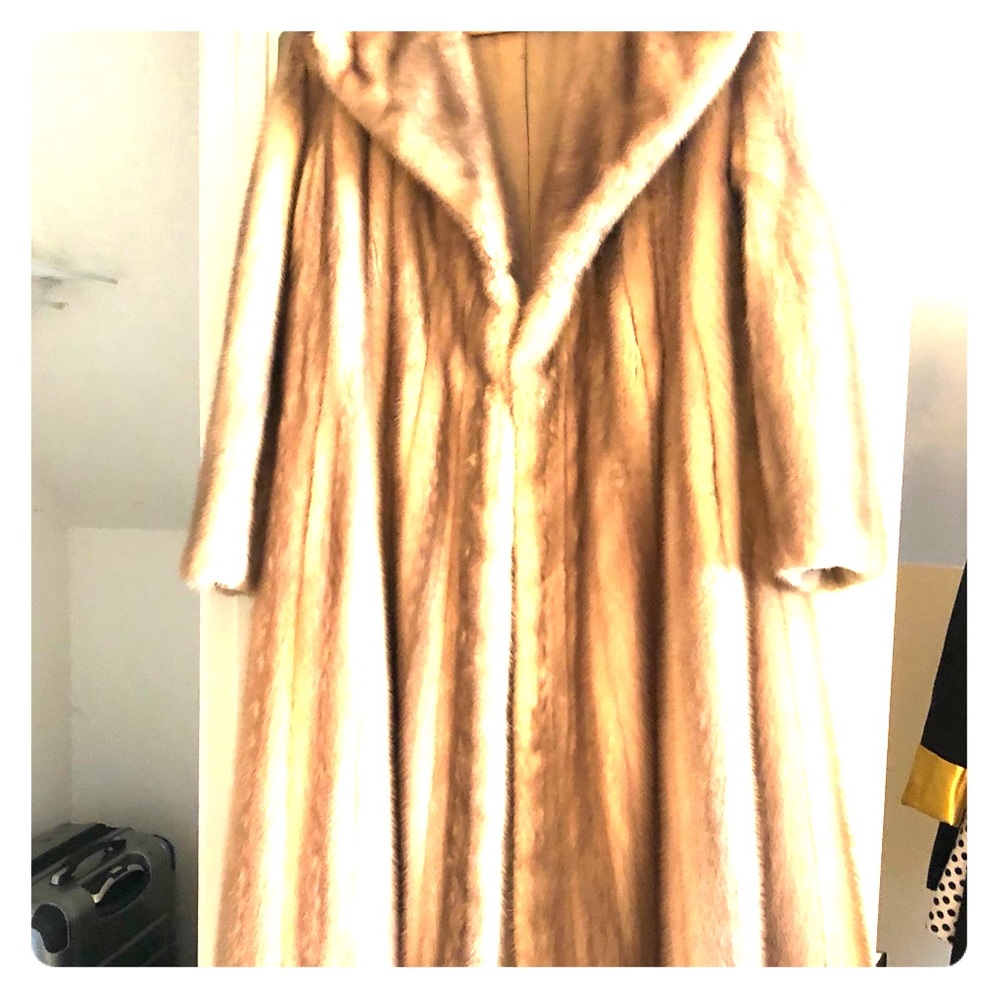 Mink Coat - vintage 70’s size 8-12, Emilio Gucci.